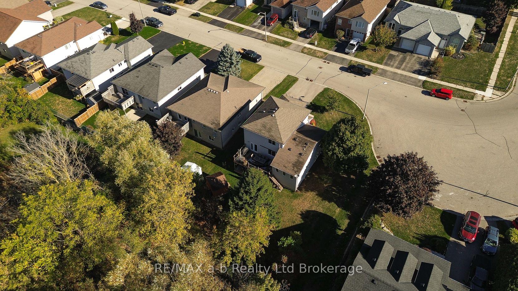 Photo 42 of 11 Cornish Crescent, Ingersoll, Ingersoll - South — HOMEH