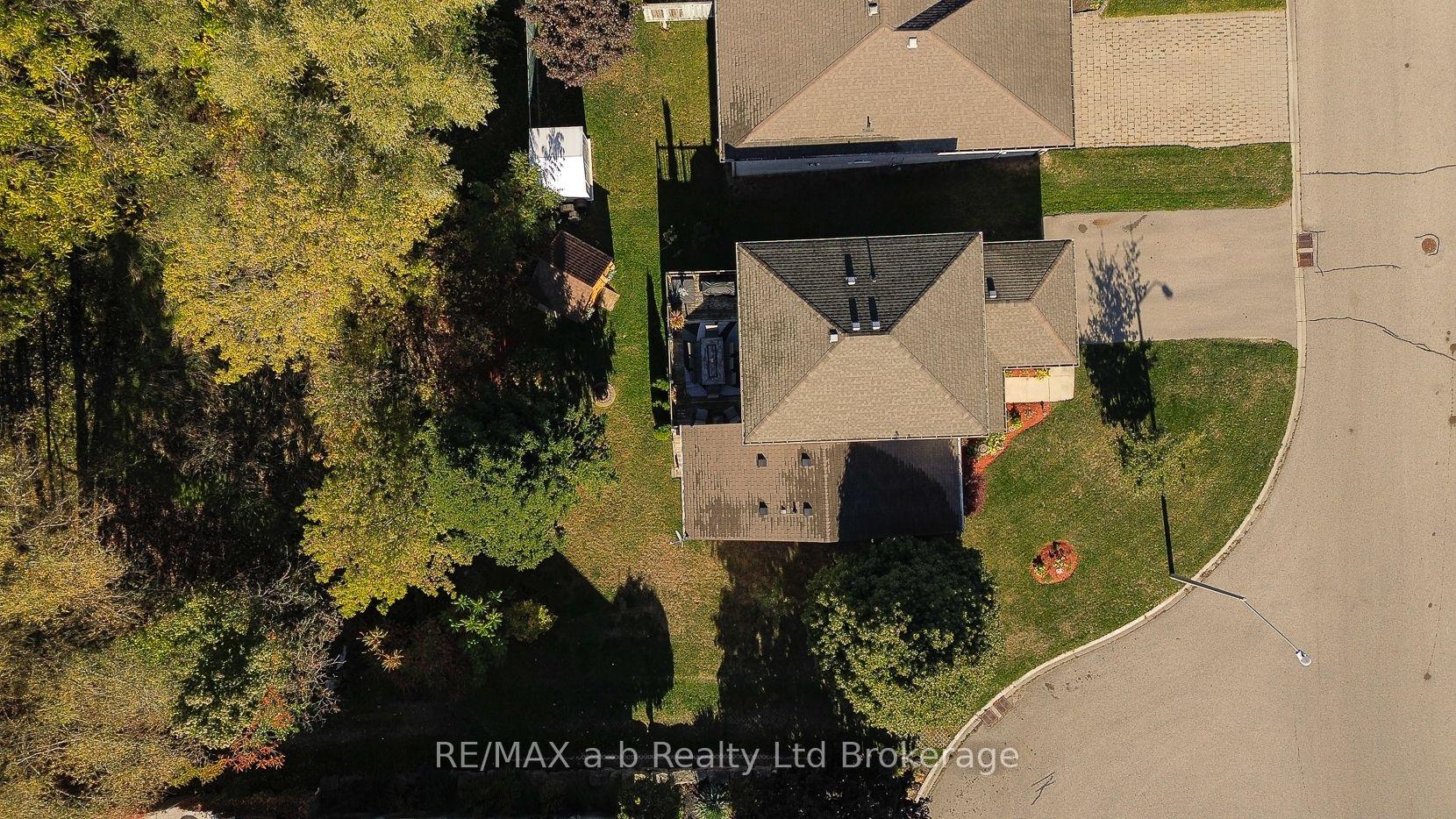 Photo 43 of 11 Cornish Crescent, Ingersoll, Ingersoll - South — HOMEH