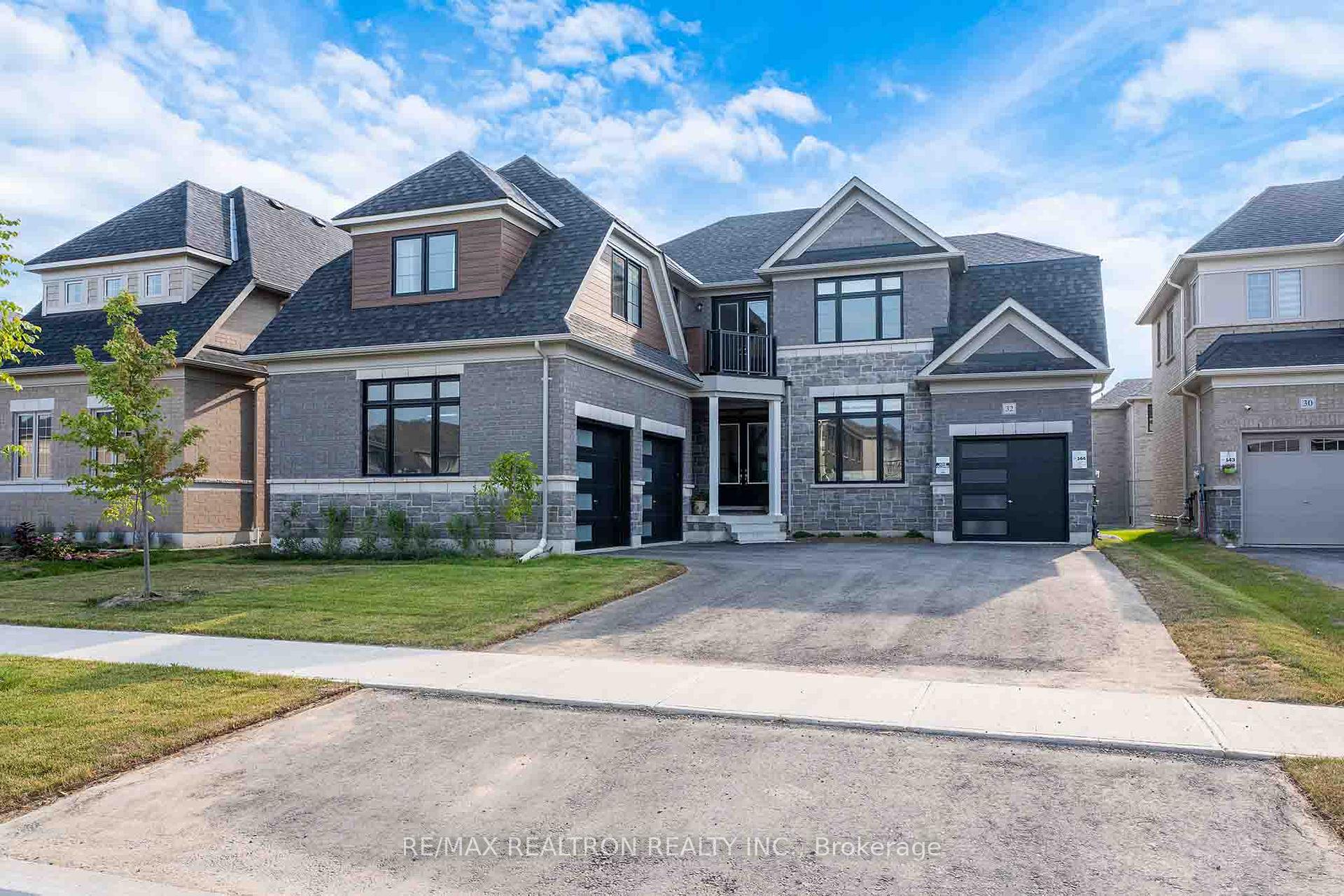 Photo of 32 Bellflower Crescent
