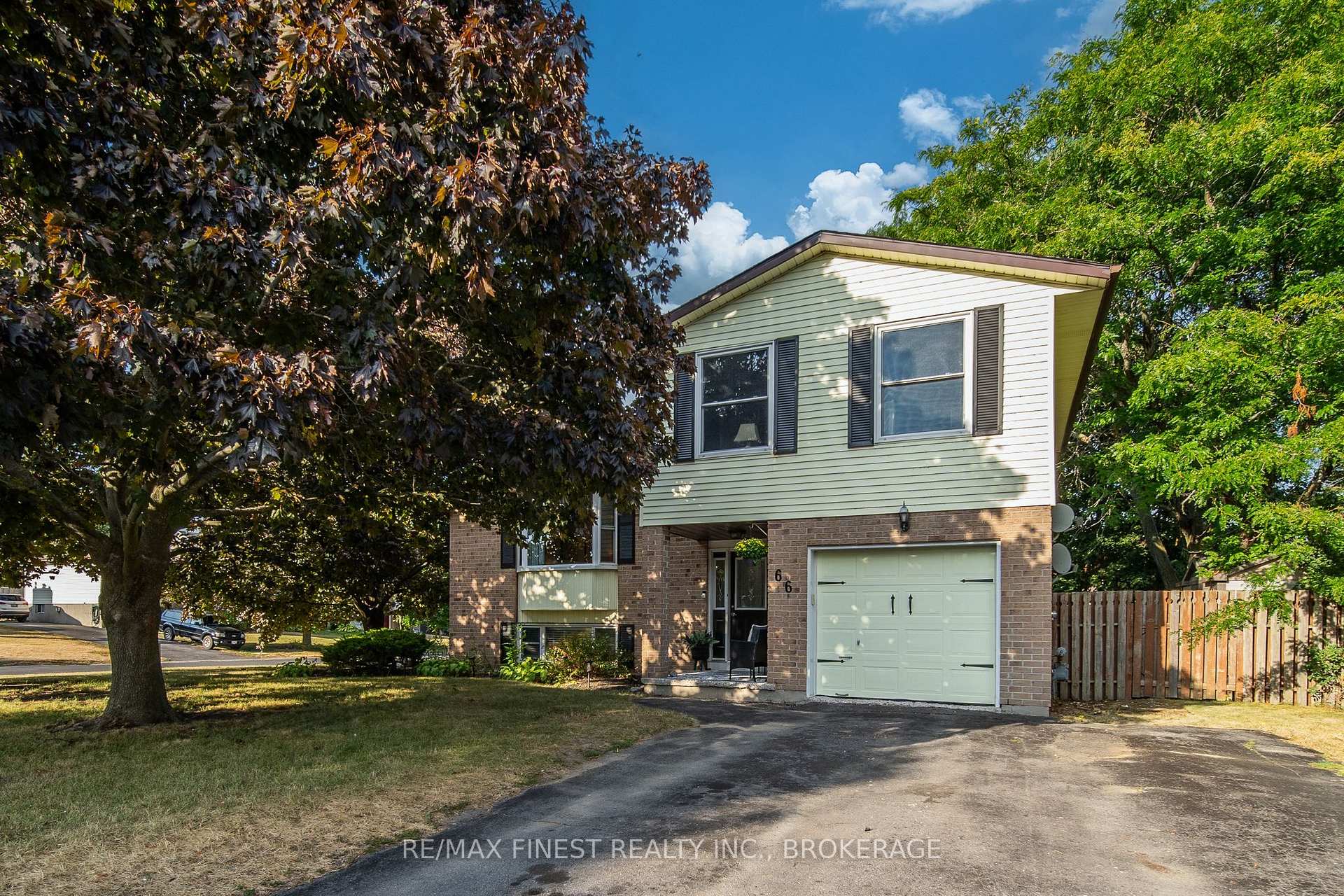 Photo 2 of 66 Nicholson Crescent, Loyalist, Amherstview — HOMEH