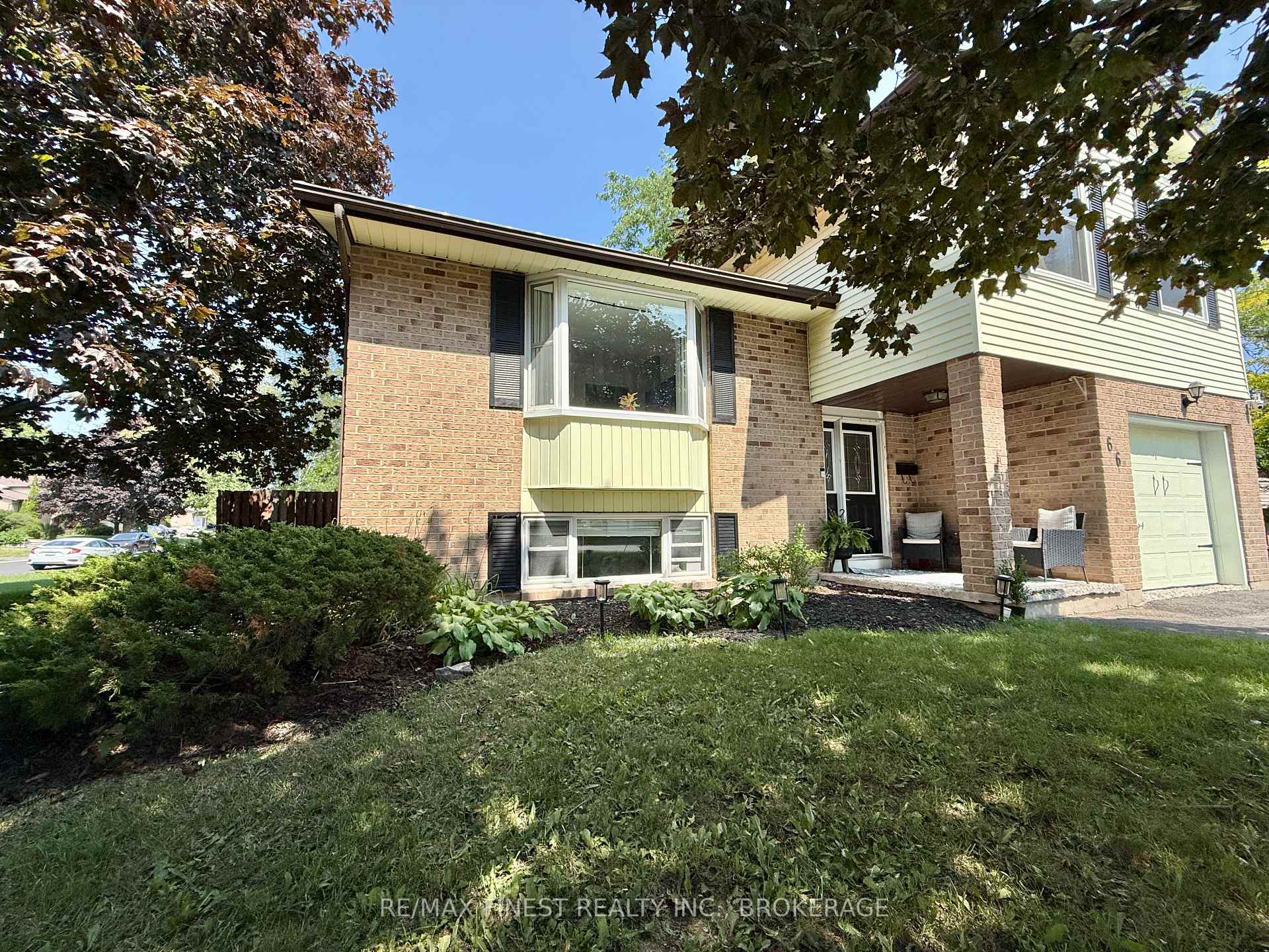 Photo 3 of 66 Nicholson Crescent, Loyalist, Amherstview — HOMEH