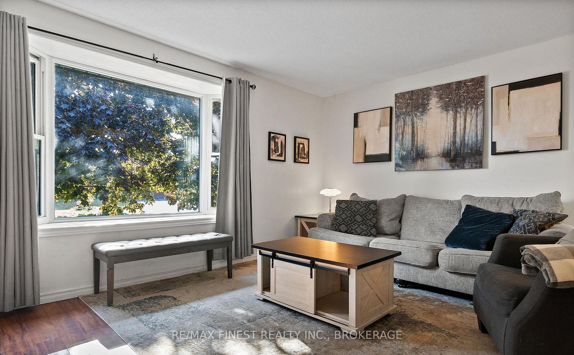 Photo 8 of 66 Nicholson Crescent, Loyalist, Amherstview — HOMEH