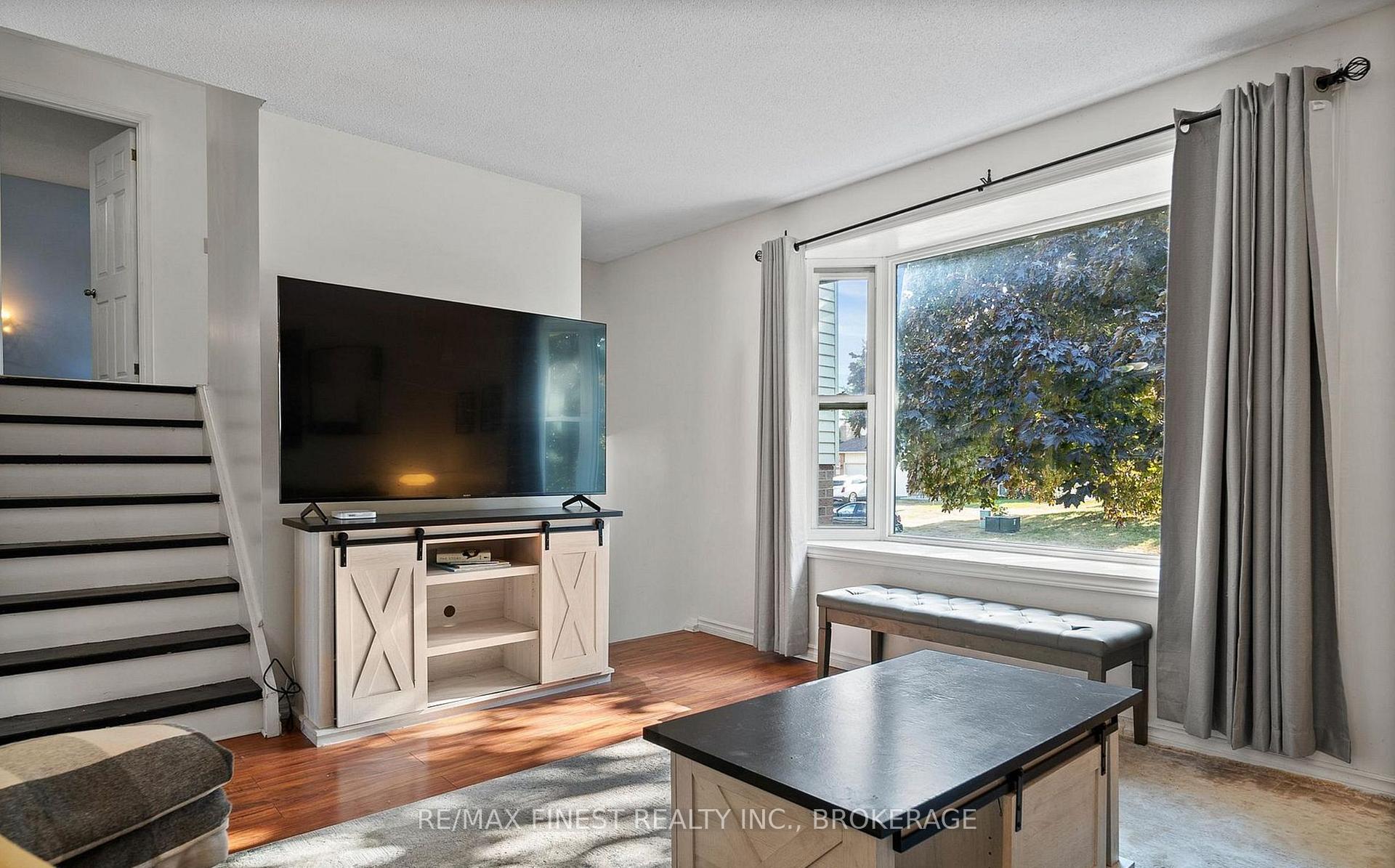 Photo 9 of 66 Nicholson Crescent, Loyalist, Amherstview — HOMEH