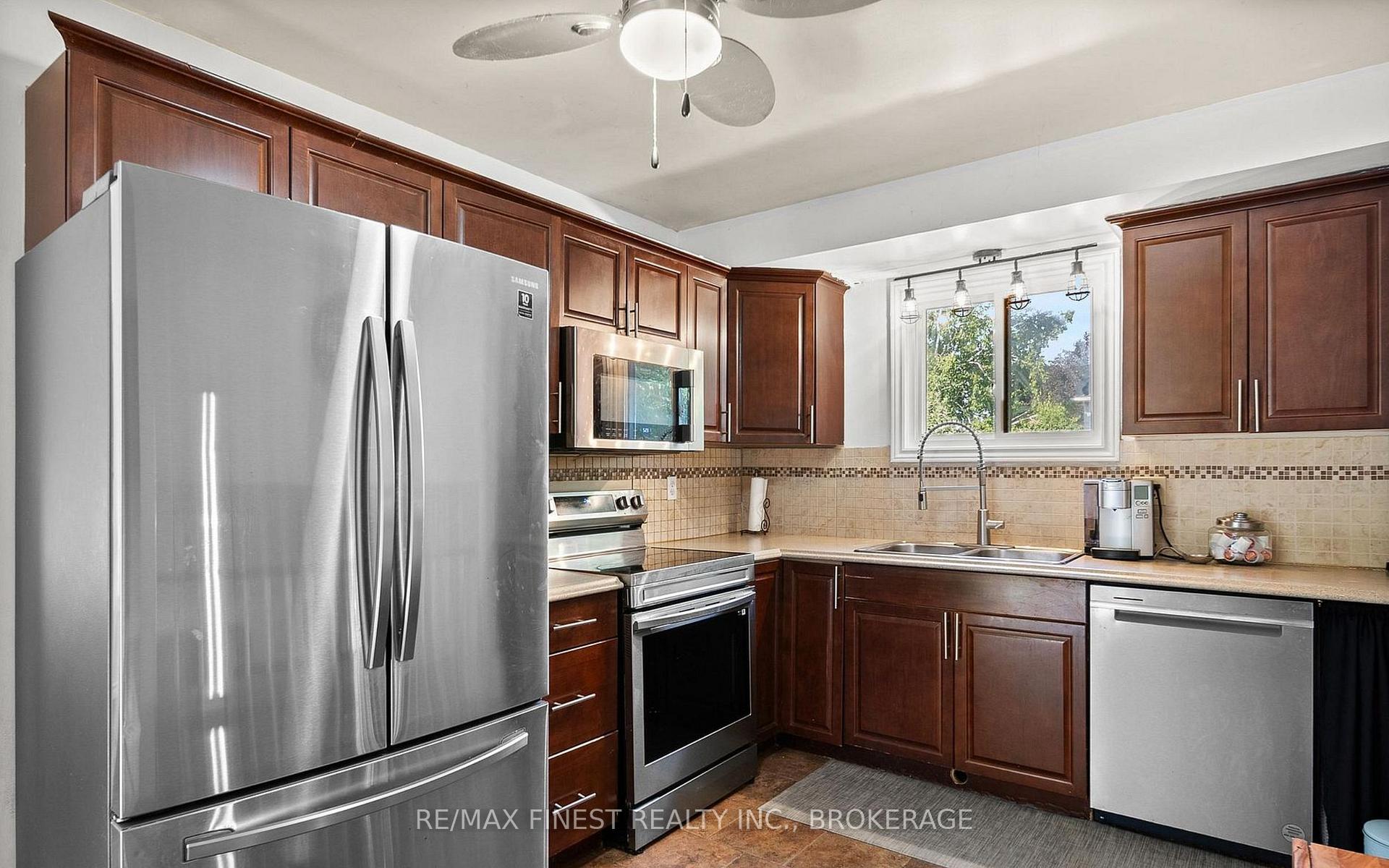 Photo 13 of 66 Nicholson Crescent, Loyalist, Amherstview — HOMEH