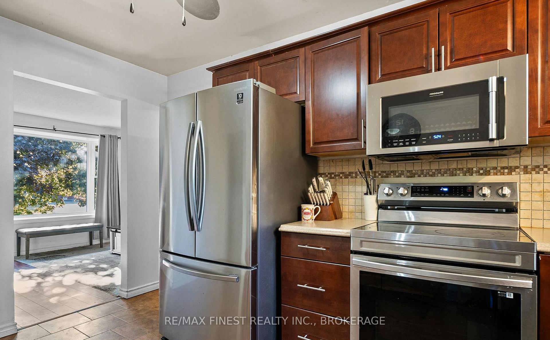 Photo 14 of 66 Nicholson Crescent, Loyalist, Amherstview — HOMEH