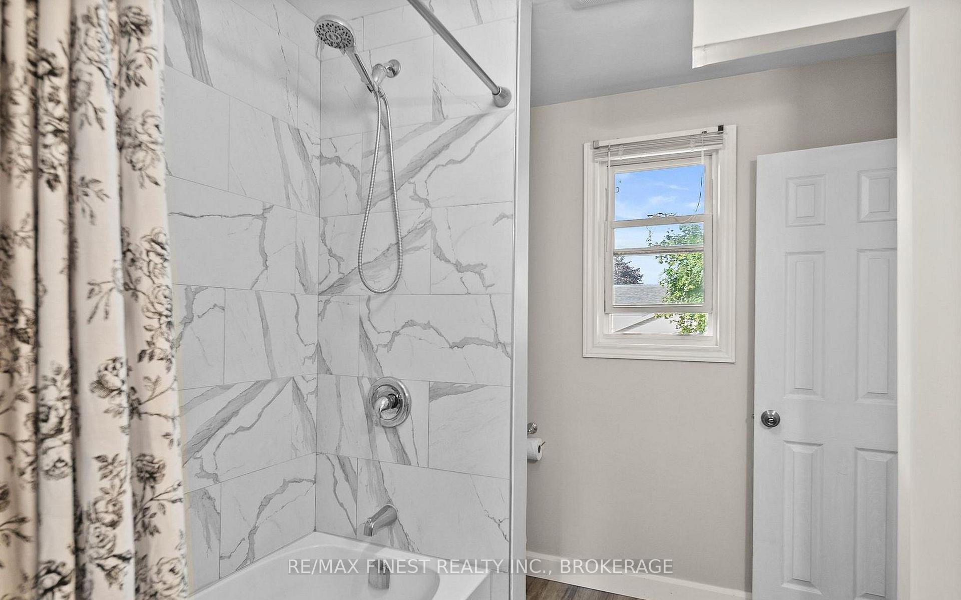 Photo 25 of 66 Nicholson Crescent, Loyalist, Amherstview — HOMEH