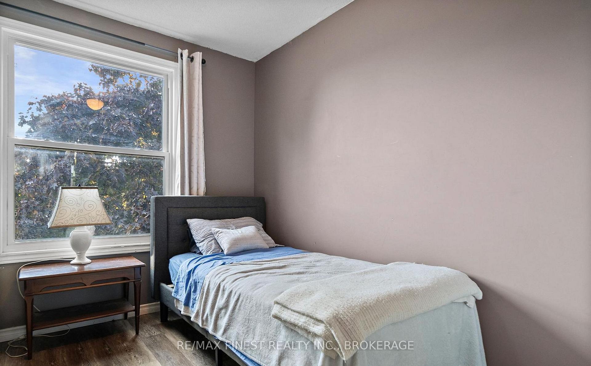 Photo 26 of 66 Nicholson Crescent, Loyalist, Amherstview — HOMEH