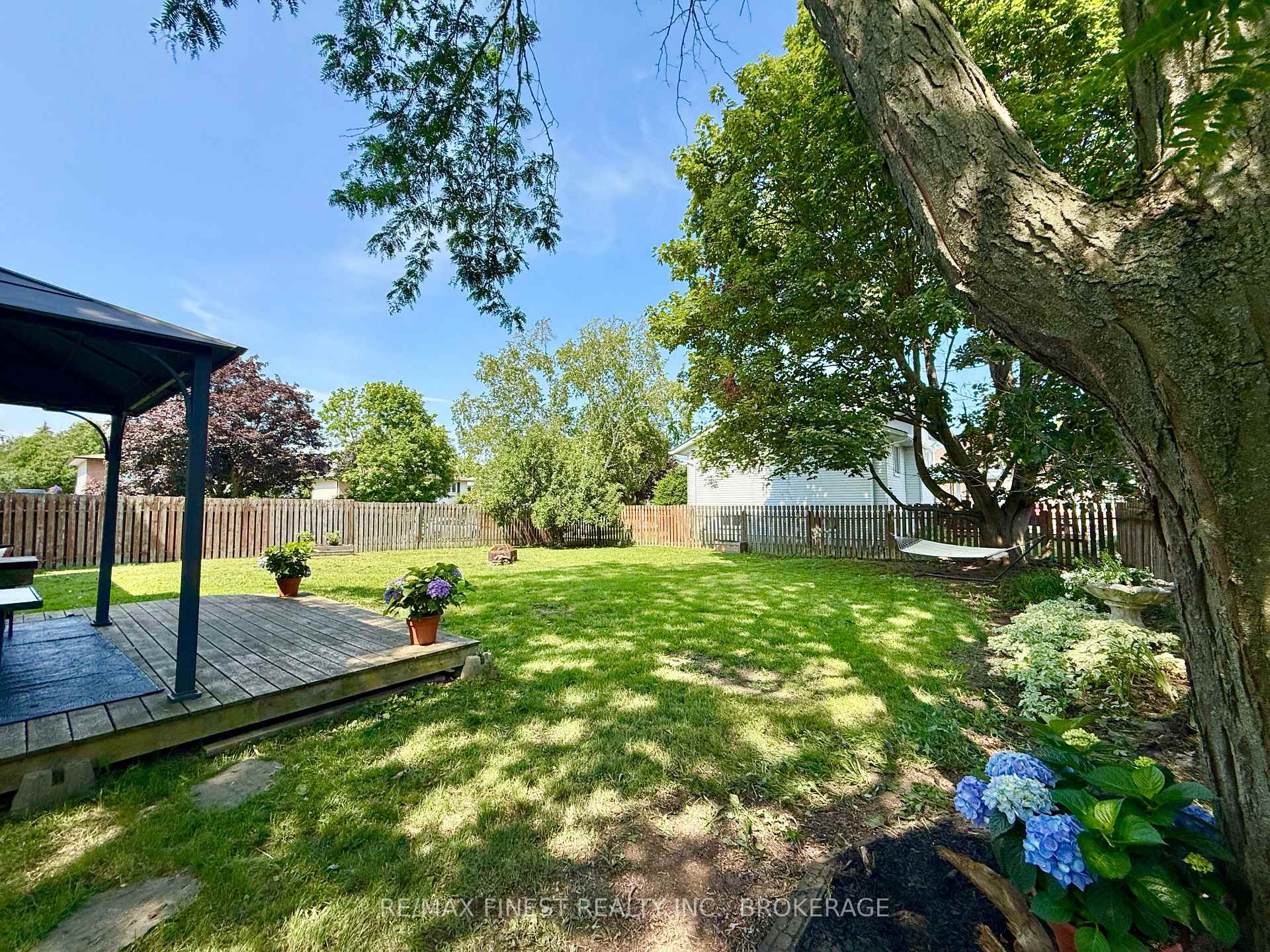 Photo 33 of 66 Nicholson Crescent, Loyalist, Amherstview — HOMEH