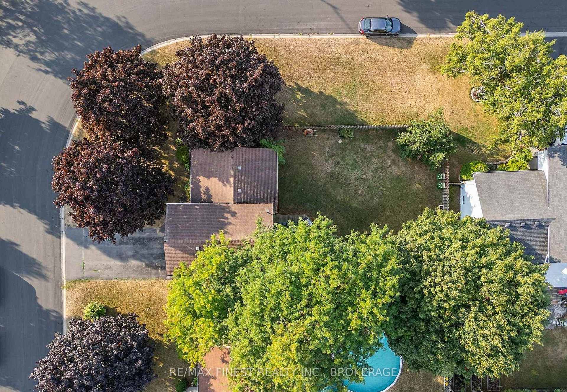 Photo 34 of 66 Nicholson Crescent, Loyalist, Amherstview — HOMEH
