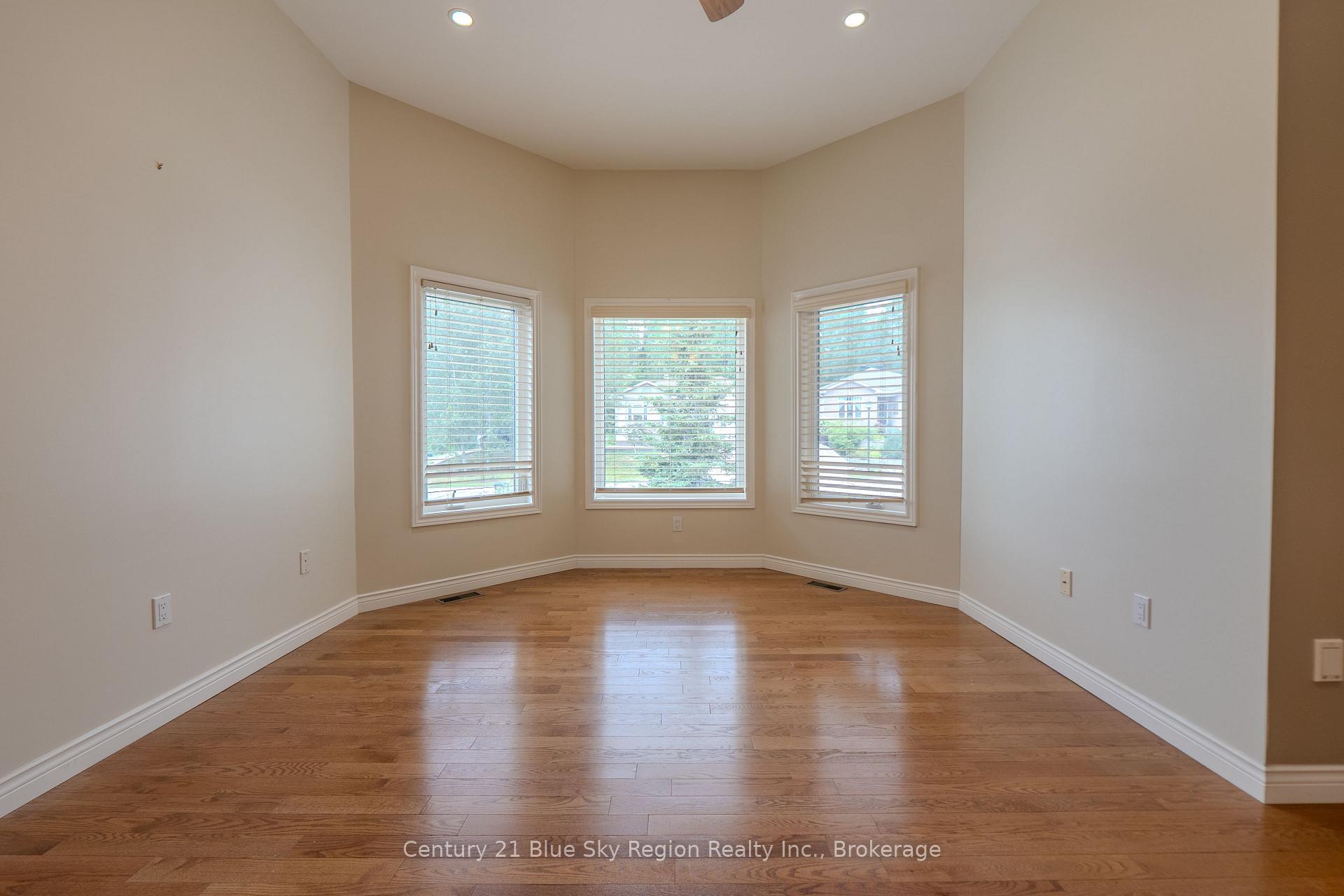 Photo 5 of 304 Osprey Crescent, Callander — HOMEH
