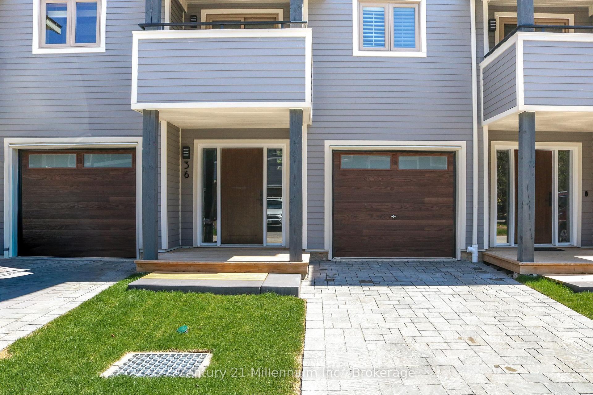 Photo 3 of 36 Lighthouse Lane E, Collingwood — HOMEH