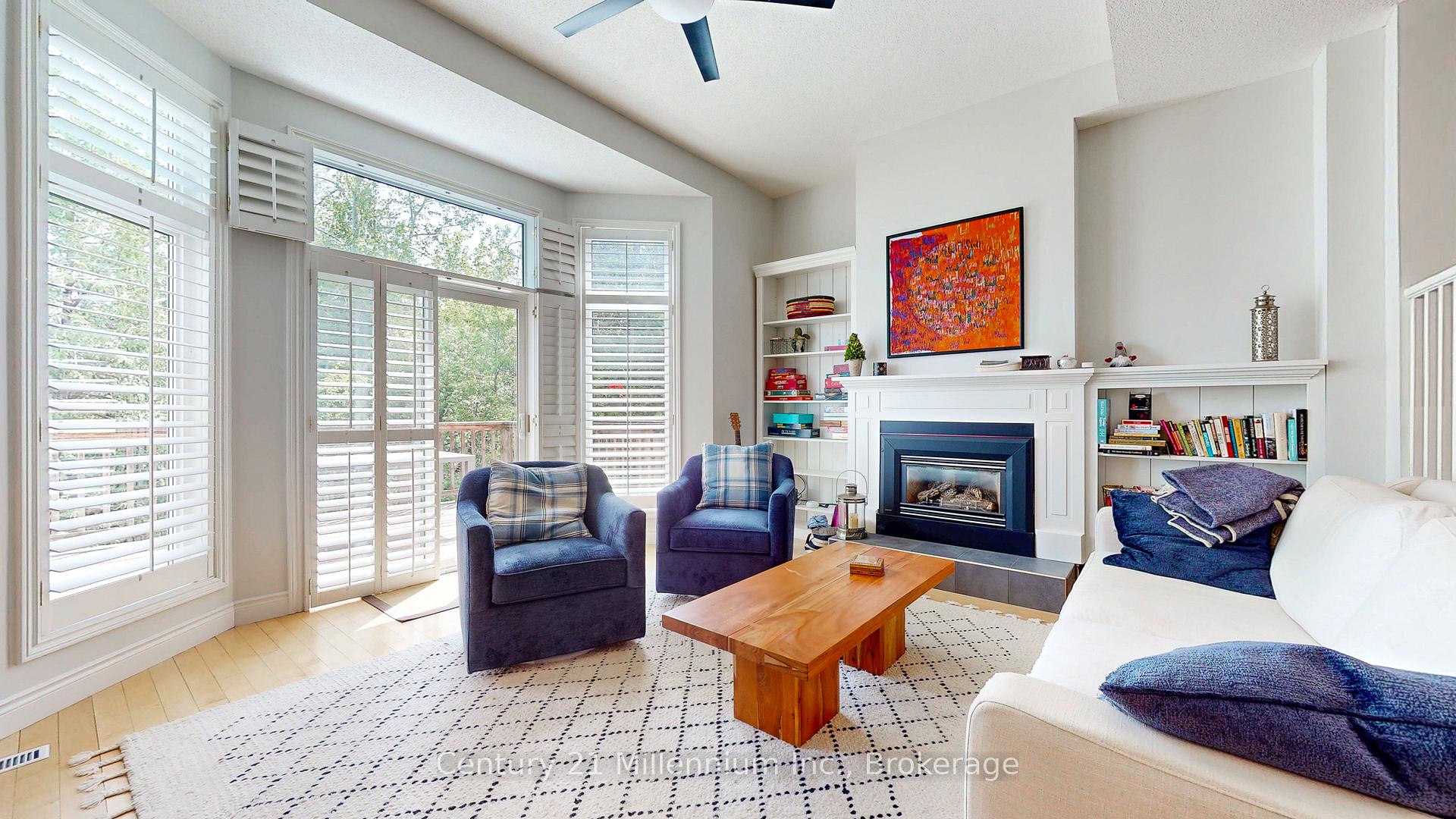 Photo 10 of 36 Lighthouse Lane E, Collingwood — HOMEH