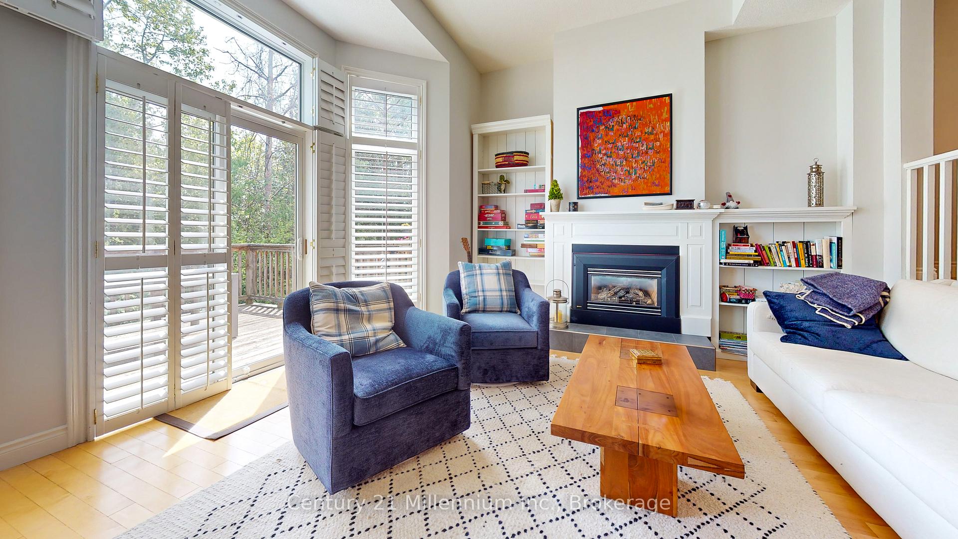 Photo 12 of 36 Lighthouse Lane E, Collingwood — HOMEH