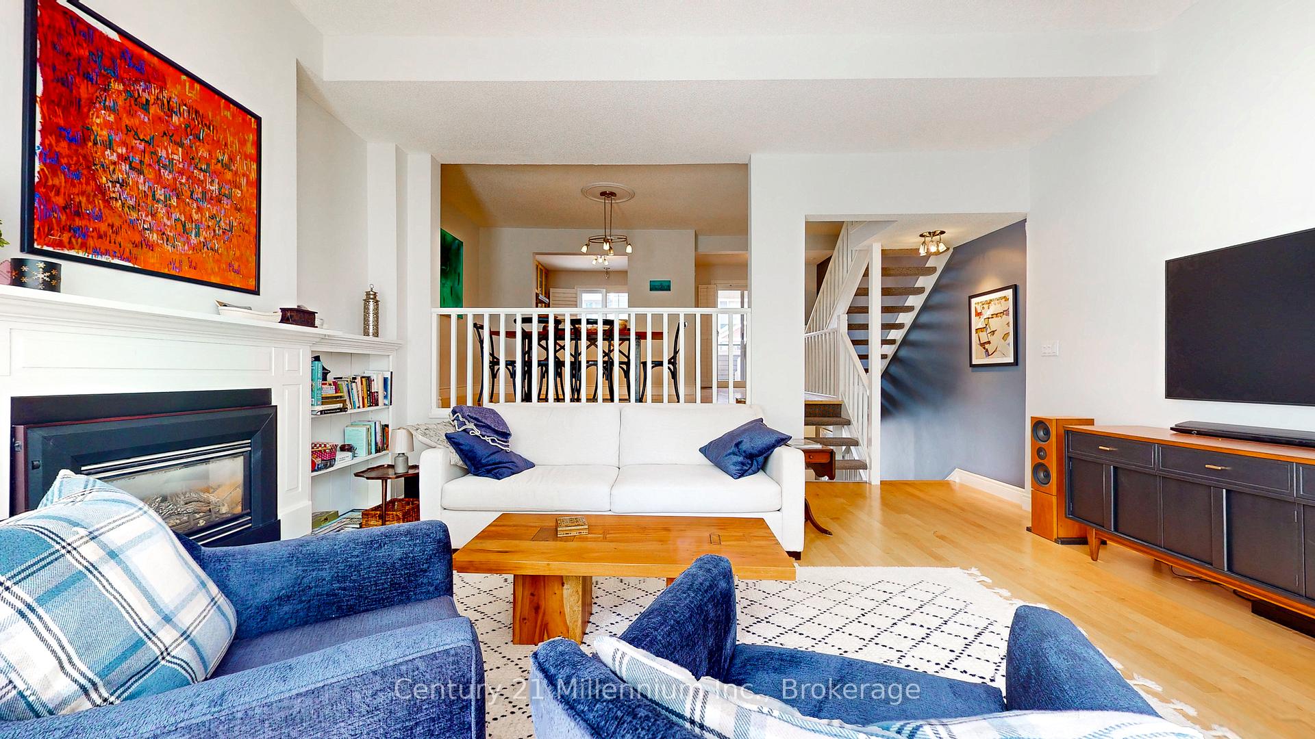 Photo 17 of 36 Lighthouse Lane E, Collingwood — HOMEH