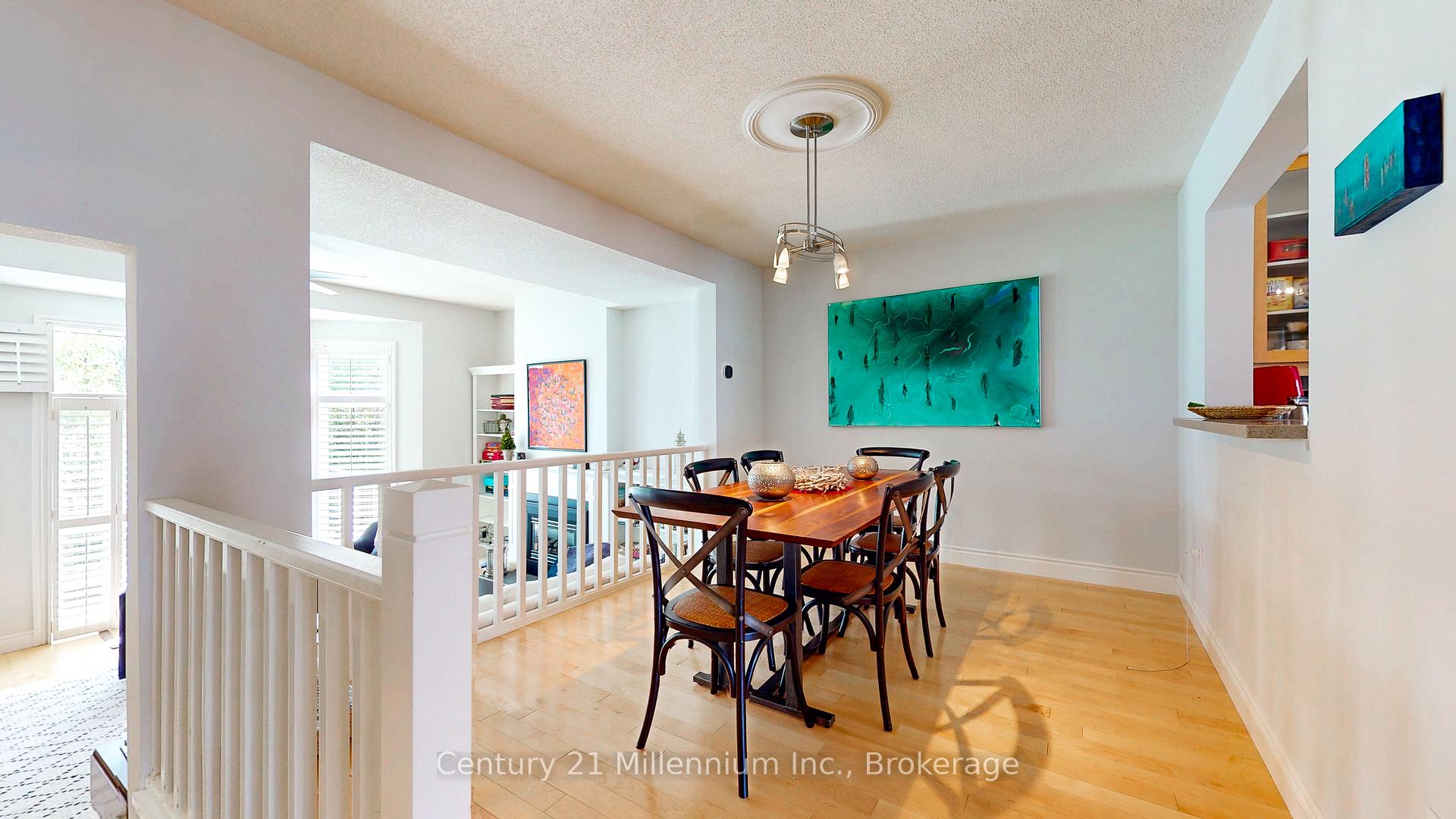Photo 21 of 36 Lighthouse Lane E, Collingwood — HOMEH