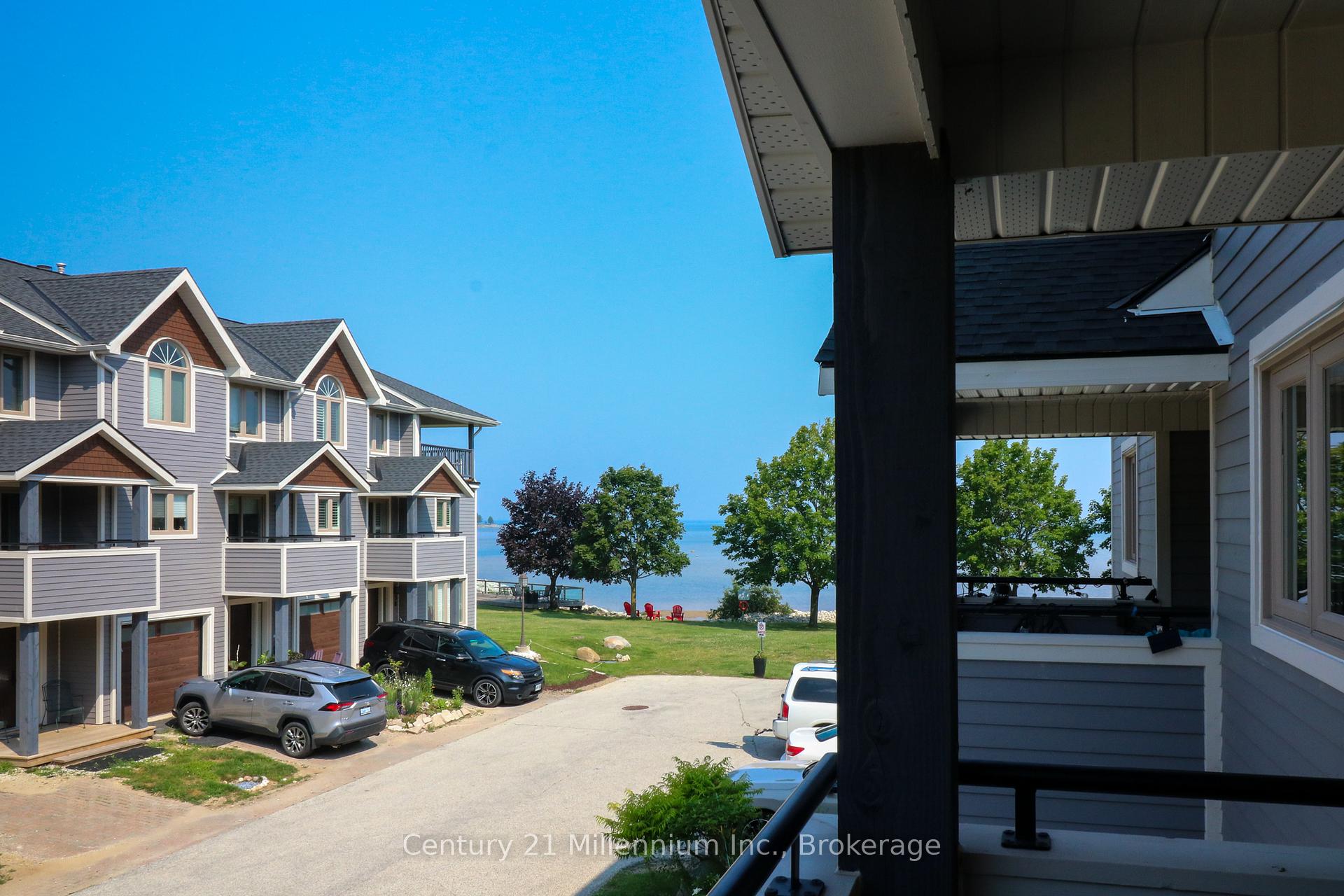 Photo 28 of 36 Lighthouse Lane E, Collingwood — HOMEH