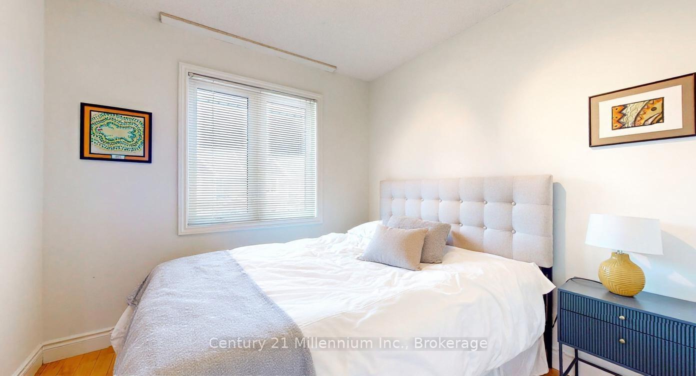 Photo 36 of 36 Lighthouse Lane E, Collingwood — HOMEH