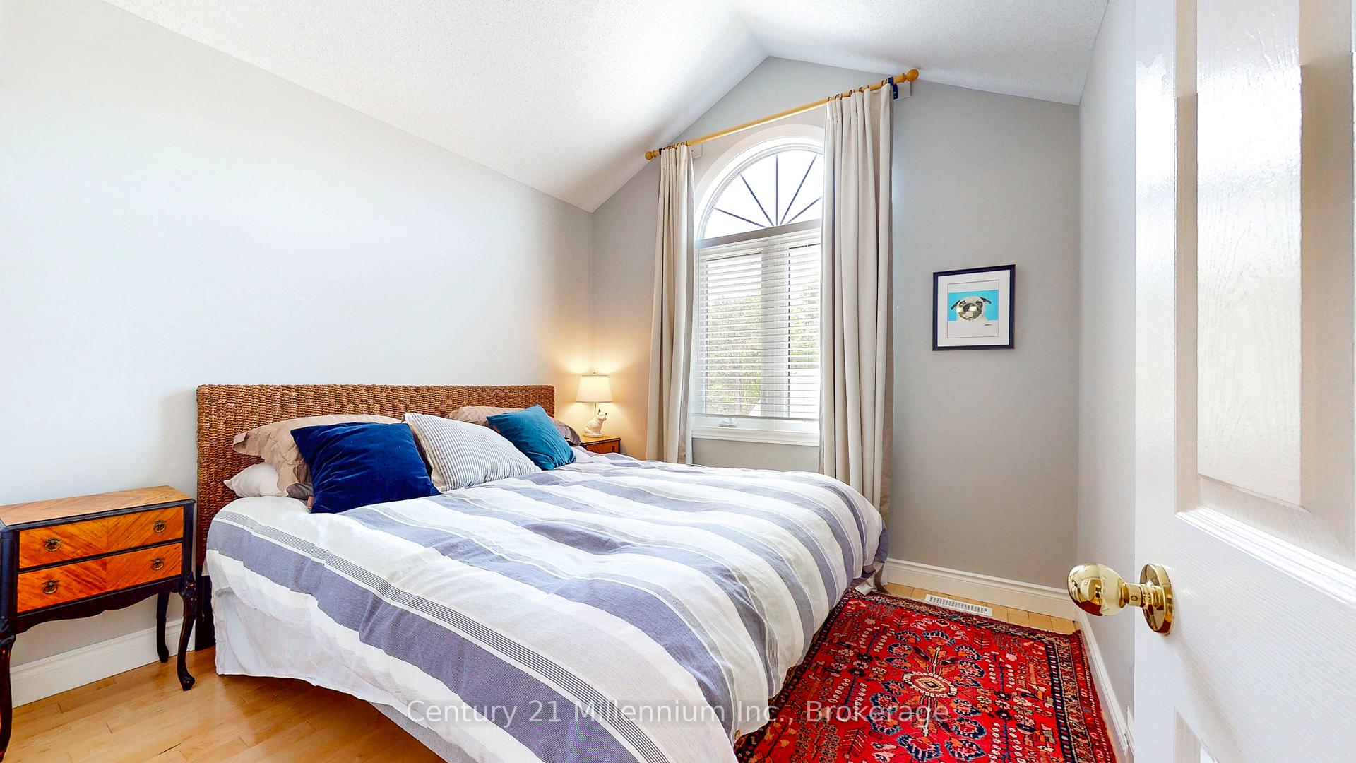 Photo 38 of 36 Lighthouse Lane E, Collingwood — HOMEH