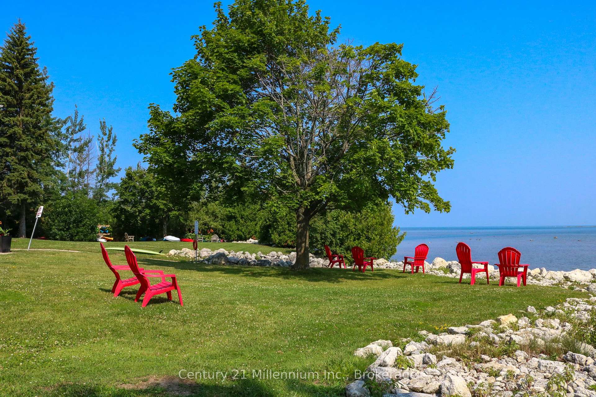Photo 44 of 36 Lighthouse Lane E, Collingwood — HOMEH