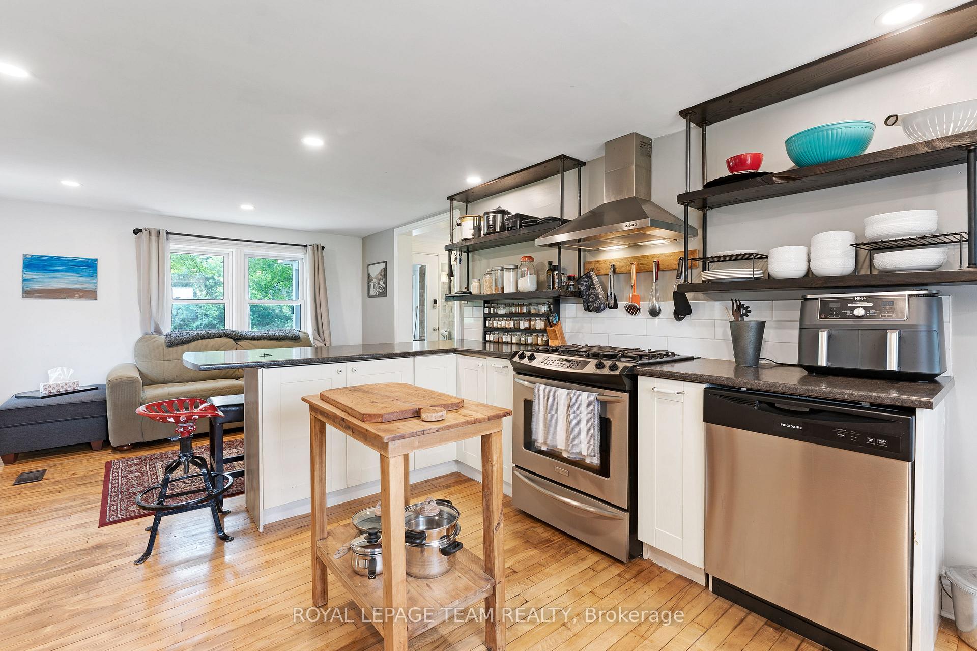 Photo 12 of 715 River Road, North Grenville, North Grenville Twp (Kemptville South) — HOMEH
