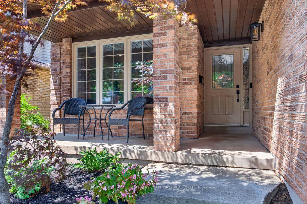 Photo 2 of 2175 Margot Street, Oakville, River Oaks — HOMEH