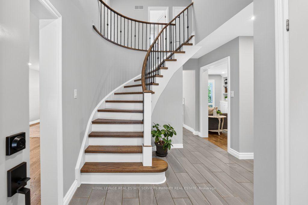 Photo 4 of 2175 Margot Street, Oakville, River Oaks — HOMEH
