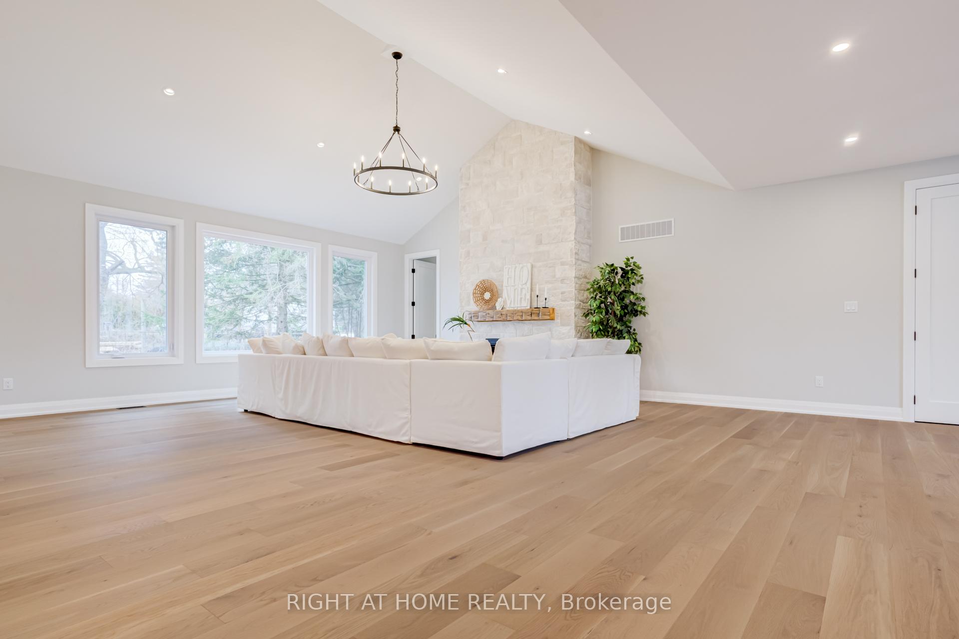 Photo 5 of 9 Maple Grove Road, Caledon, Caledon Village — HOMEH