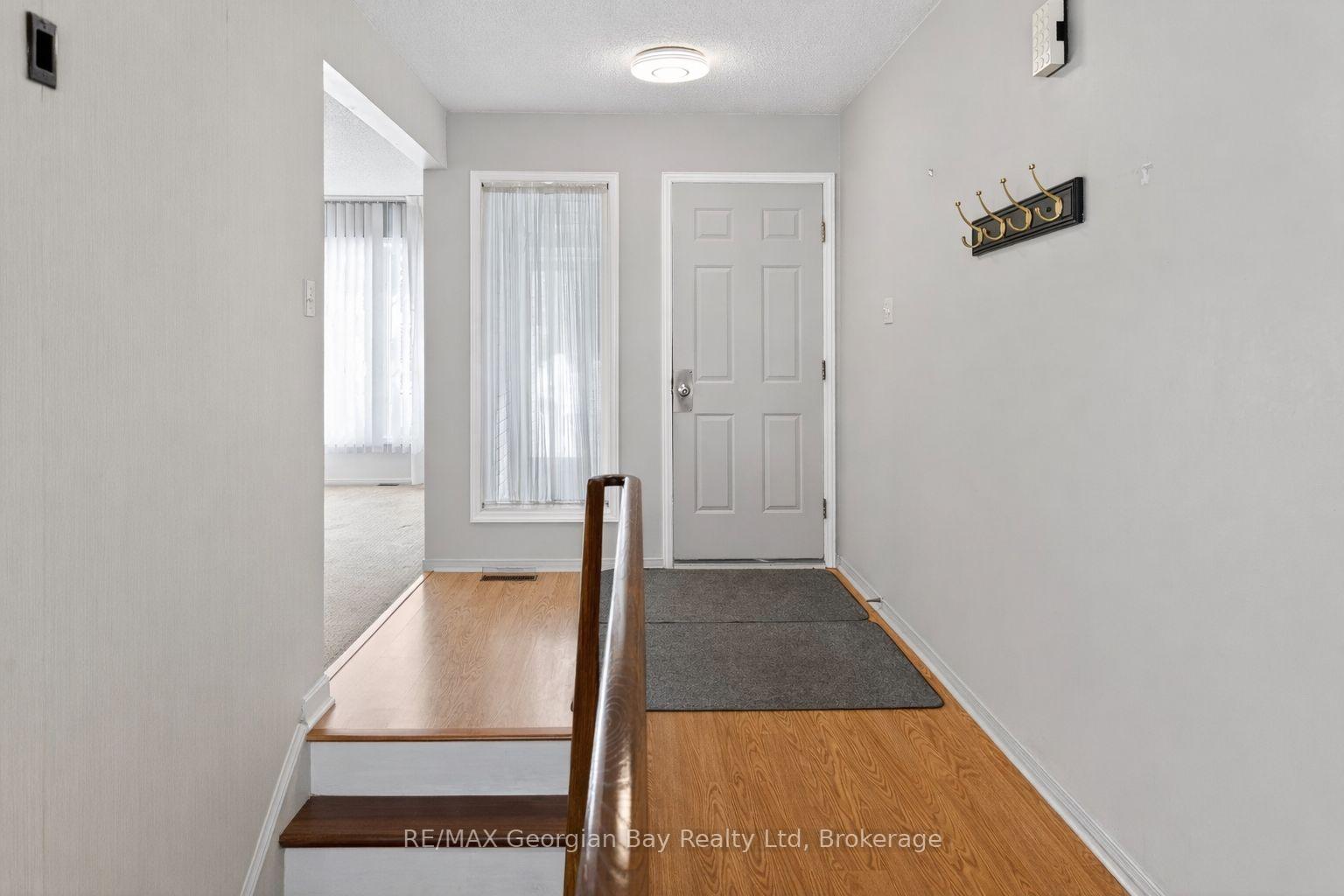 Photo 3 of 1032 Dominion Avenue, Midland — HOMEH