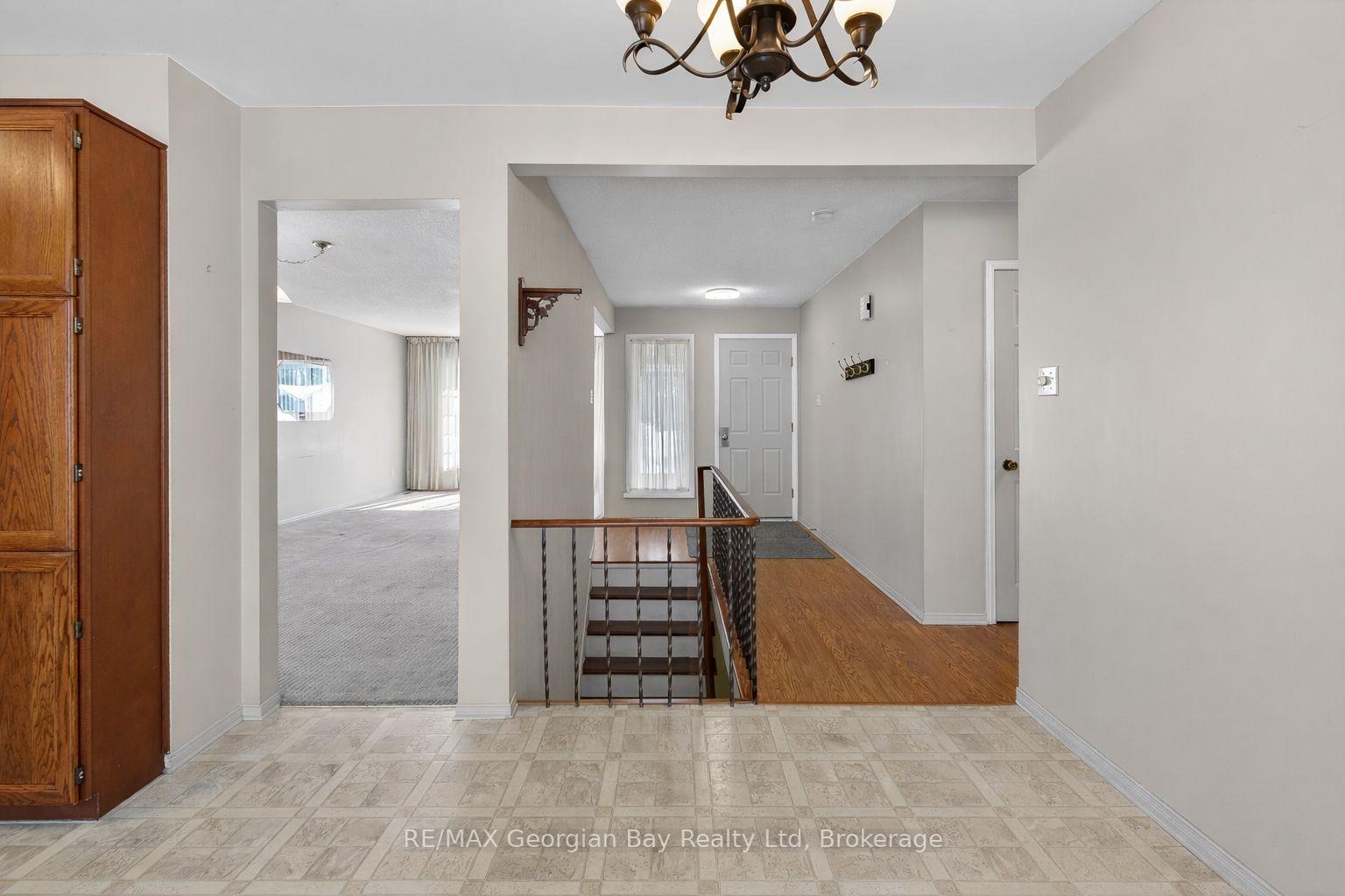 Photo 11 of 1032 Dominion Avenue, Midland — HOMEH