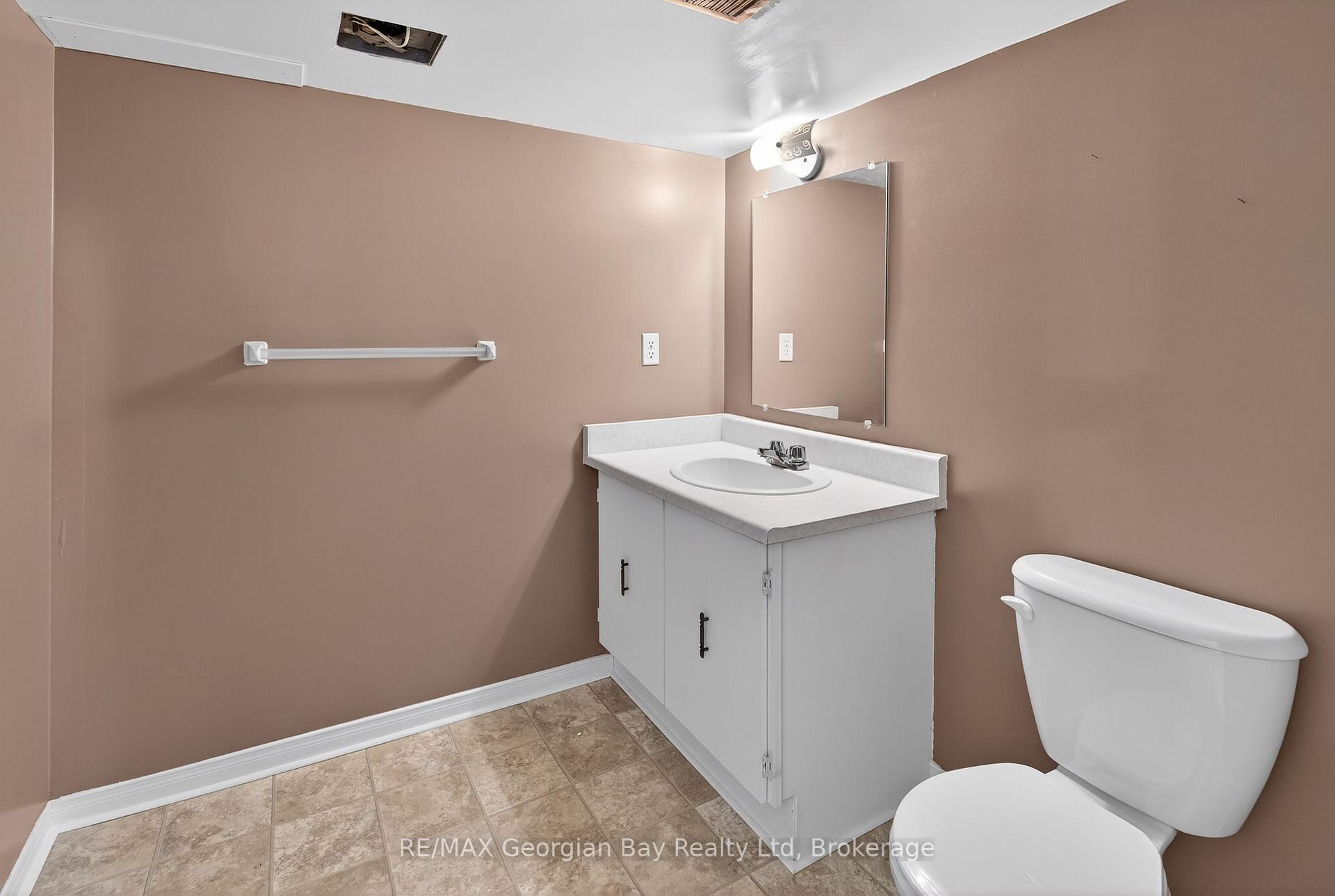 Photo 24 of 1032 Dominion Avenue, Midland — HOMEH