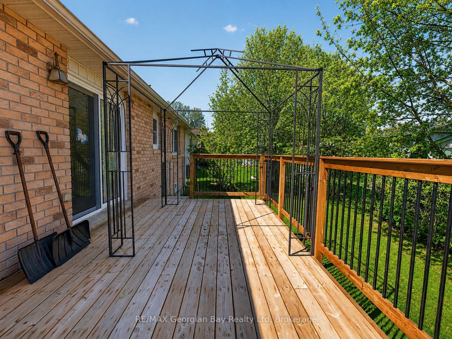Photo 26 of 1032 Dominion Avenue, Midland — HOMEH