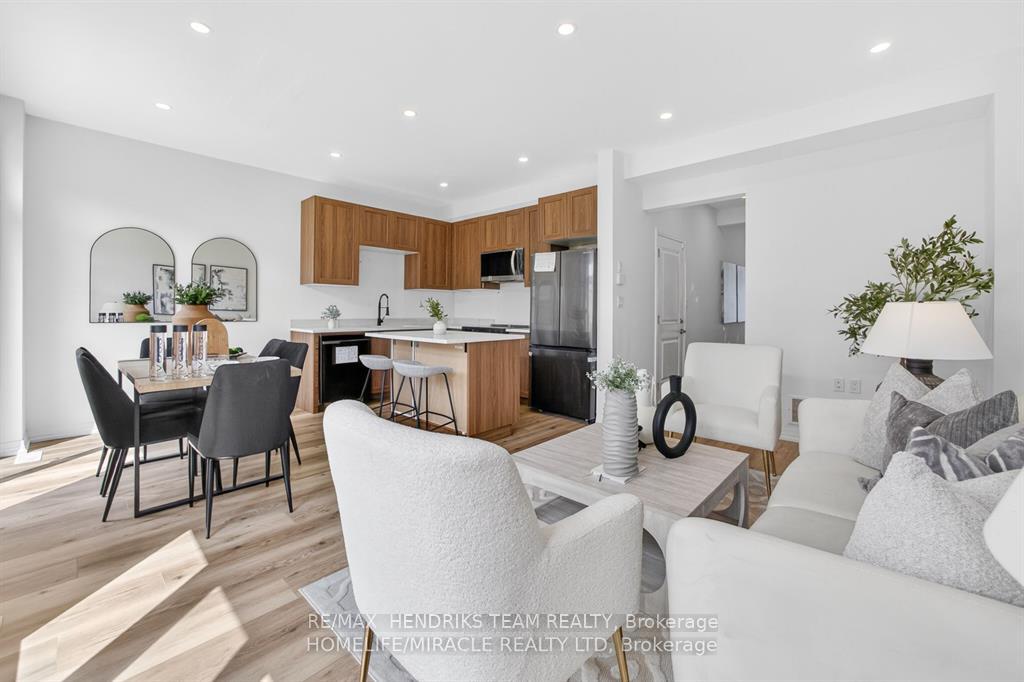 Photo 7 of 7353 Marvel Drive, Niagara Falls, Brown — HOMEH