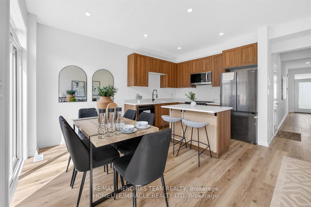 Photo 9 of 7353 Marvel Drive, Niagara Falls, Brown — HOMEH