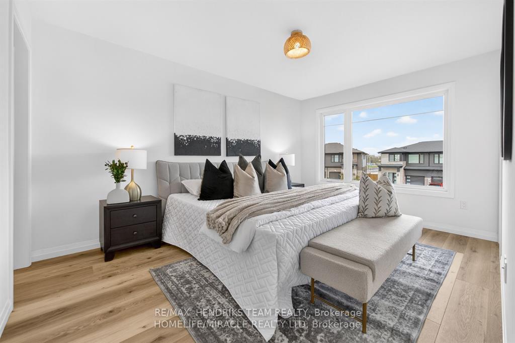 Photo 15 of 7353 Marvel Drive, Niagara Falls, Brown — HOMEH