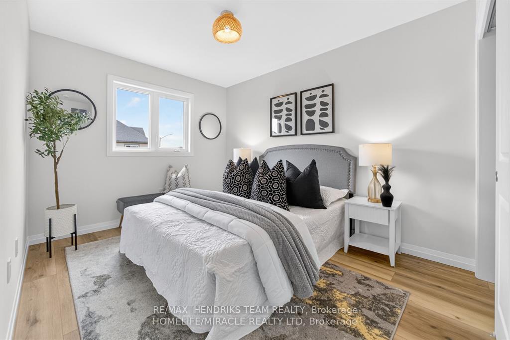 Photo 20 of 7353 Marvel Drive, Niagara Falls, Brown — HOMEH