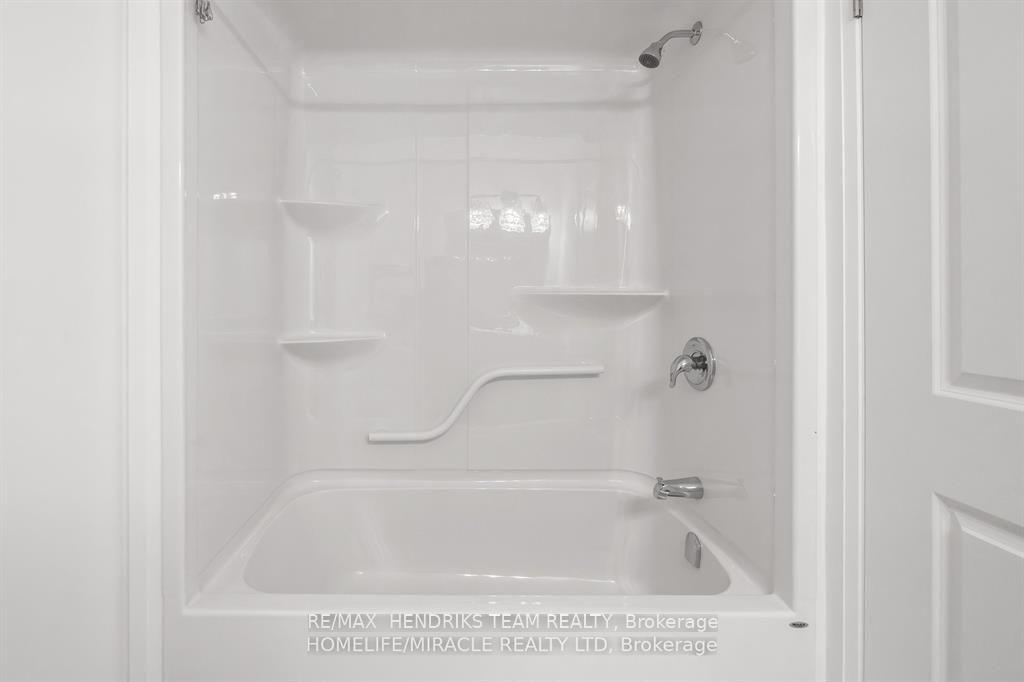 Photo 25 of 7353 Marvel Drive, Niagara Falls, Brown — HOMEH