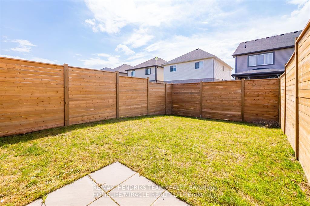 Photo 31 of 7353 Marvel Drive, Niagara Falls, Brown — HOMEH