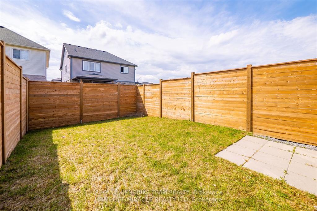 Photo 32 of 7353 Marvel Drive, Niagara Falls, Brown — HOMEH