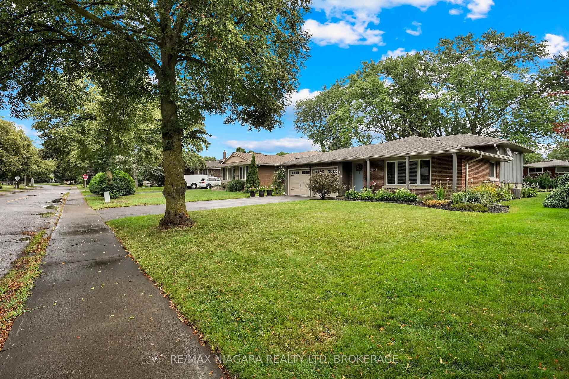 Photo 3 of 3528 Harvard Avenue, Niagara Falls, Casey — HOMEH