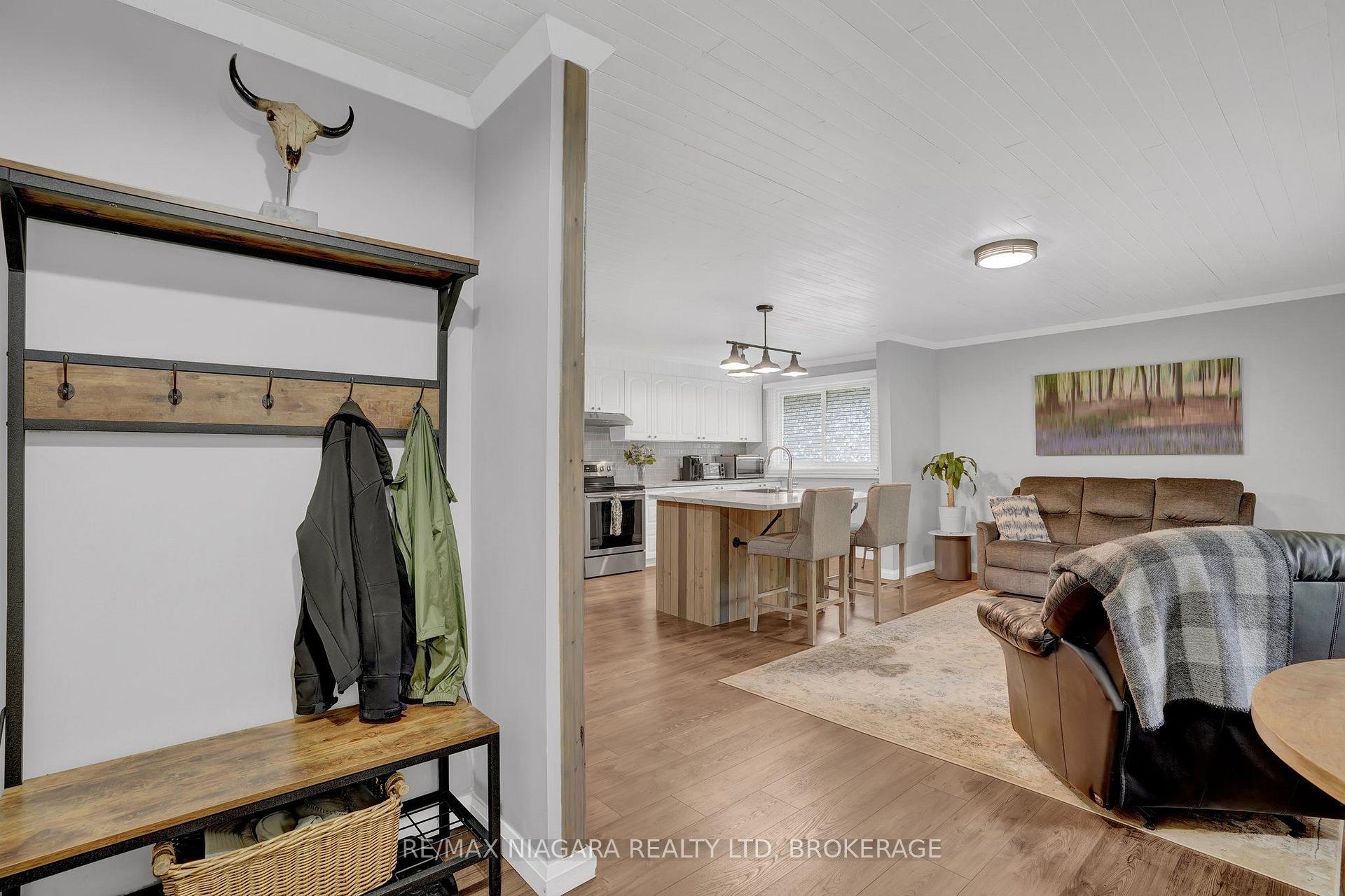 Photo 4 of 3528 Harvard Avenue, Niagara Falls, Casey — HOMEH