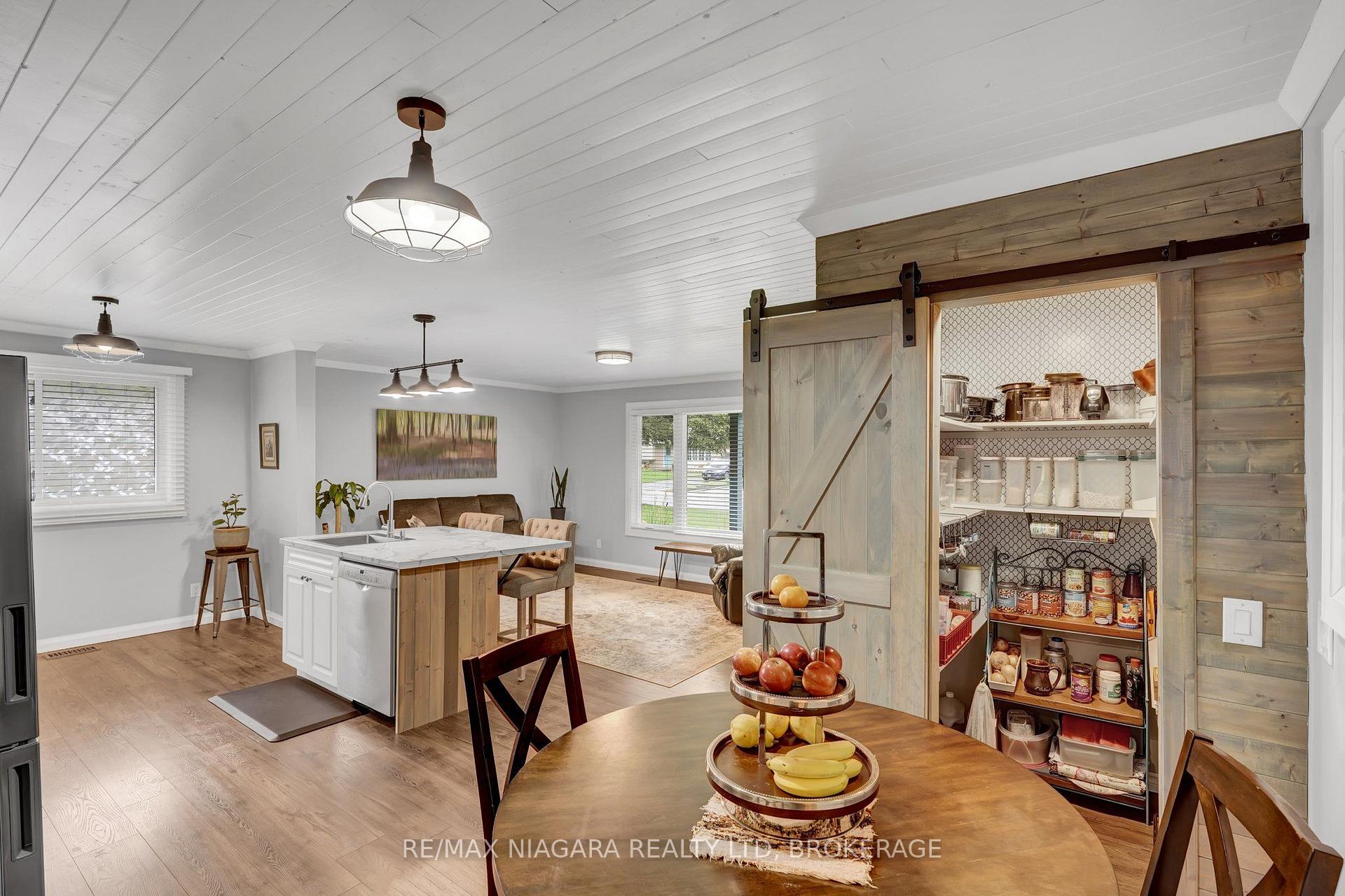 Photo 8 of 3528 Harvard Avenue, Niagara Falls, Casey — HOMEH