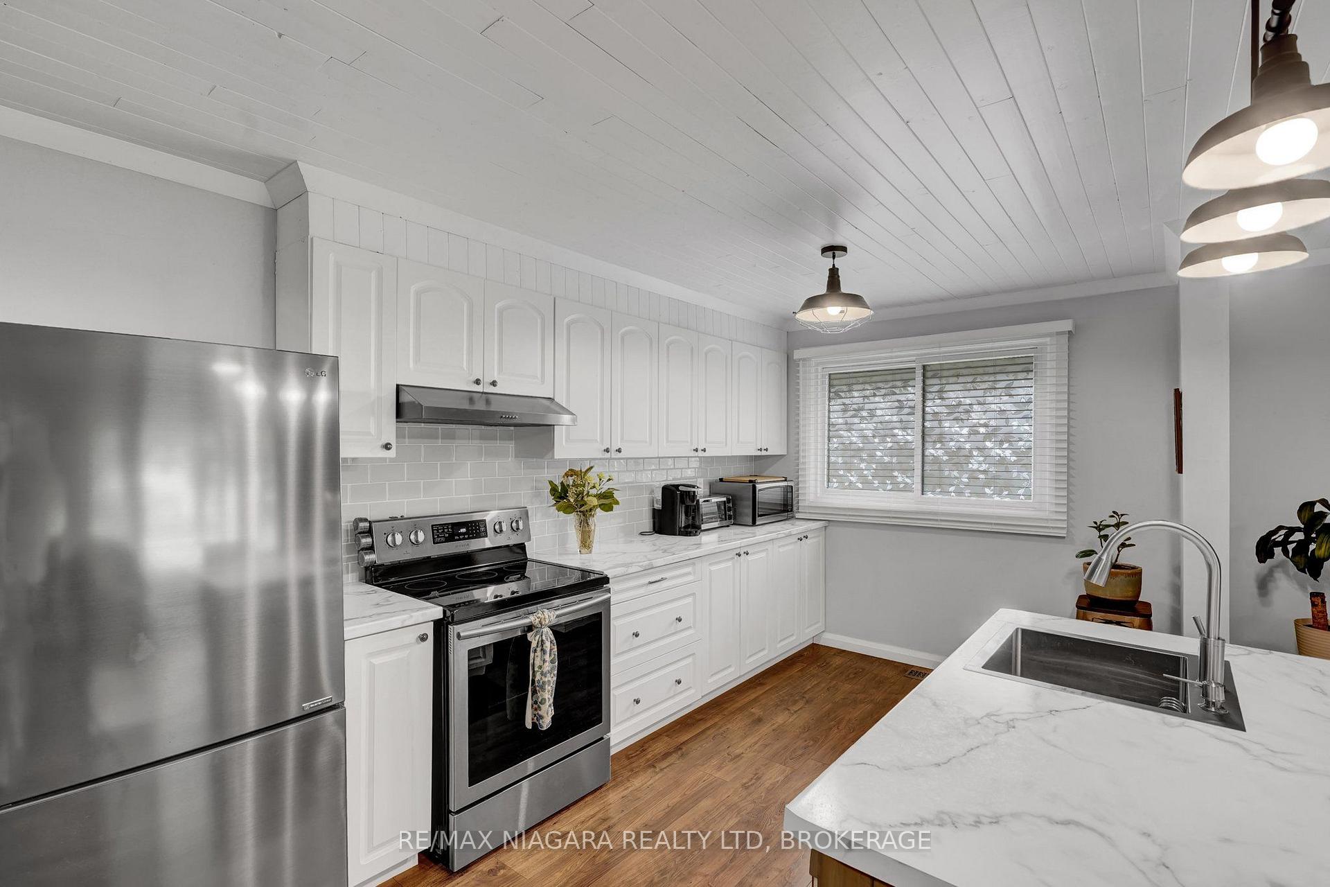 Photo 11 of 3528 Harvard Avenue, Niagara Falls, Casey — HOMEH