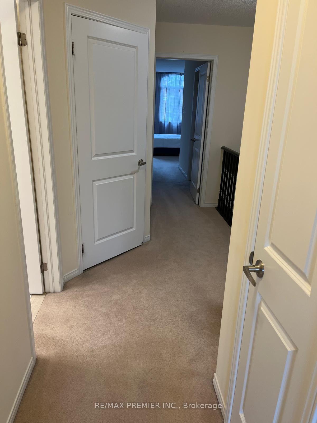 Photo 11 of 23 Spruce Pine Crescent, Vaughan, Patterson — HOMEH