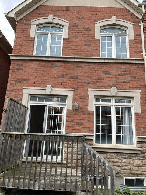 Photo 18 of 23 Spruce Pine Crescent, Vaughan, Patterson — HOMEH