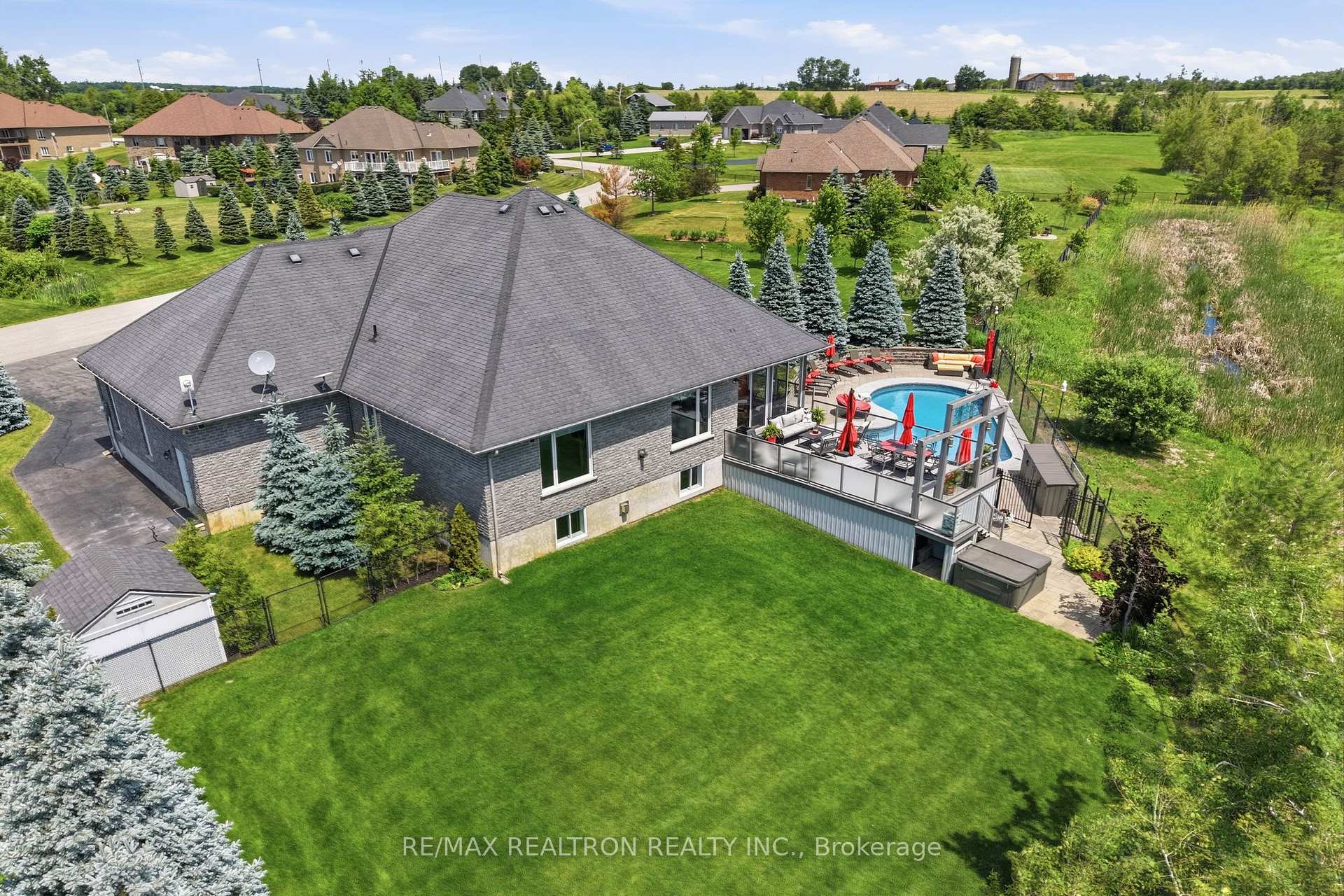 Photo 8 of 17 Brolley Crescent, Essa, Thornton — HOMEH