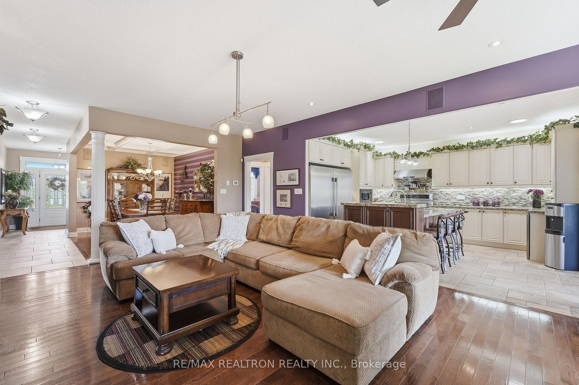 Photo 12 of 17 Brolley Crescent, Essa, Thornton — HOMEH