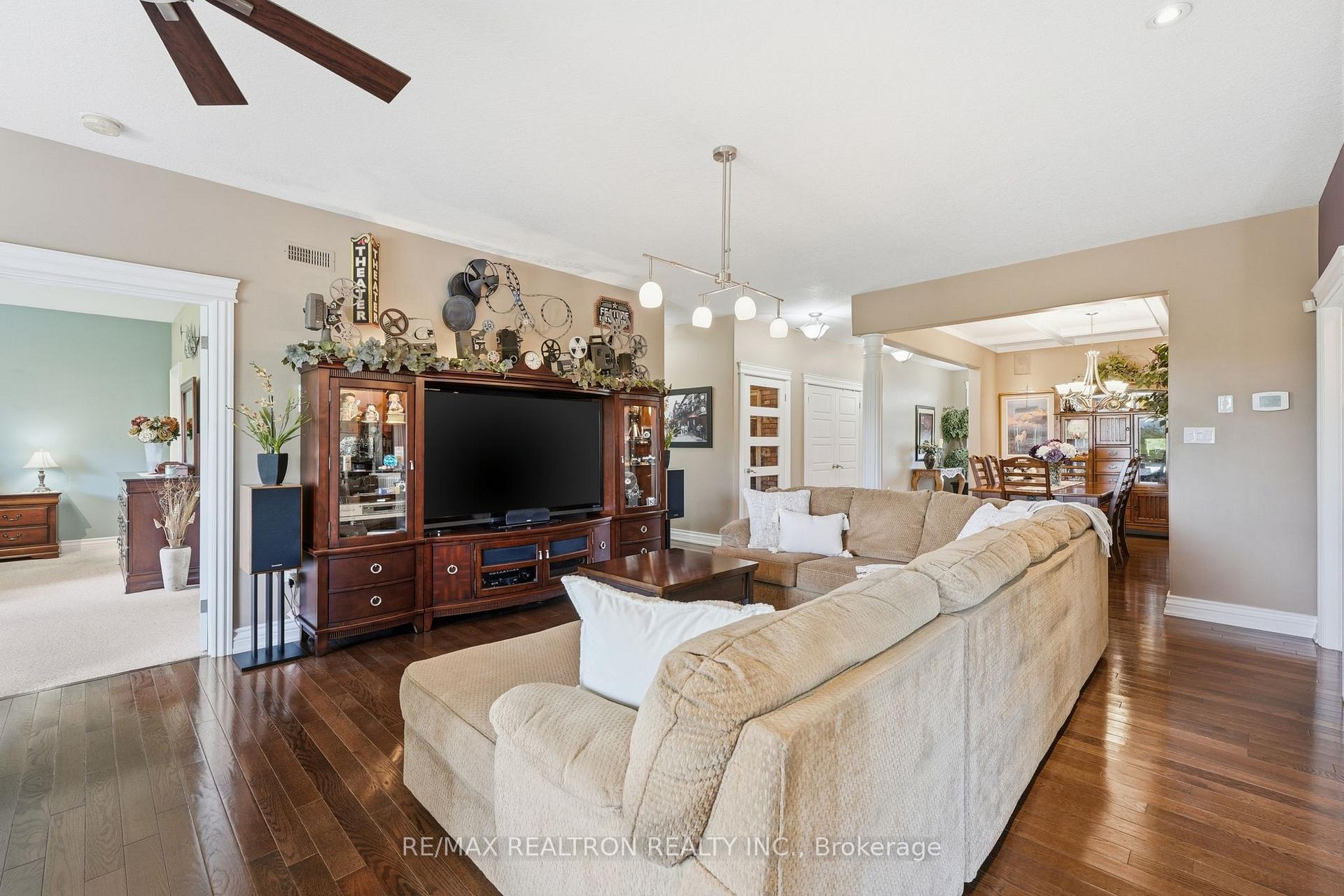 Photo 13 of 17 Brolley Crescent, Essa, Thornton — HOMEH