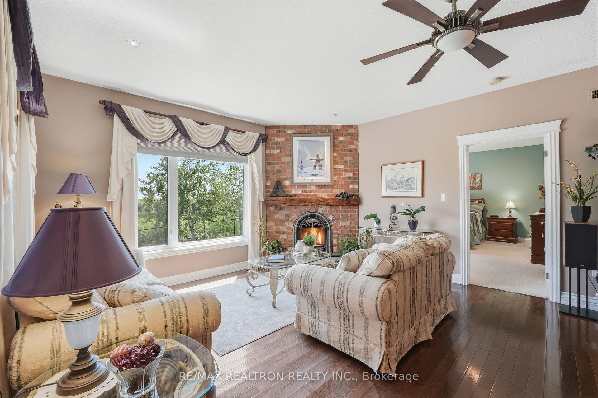 Photo 14 of 17 Brolley Crescent, Essa, Thornton — HOMEH