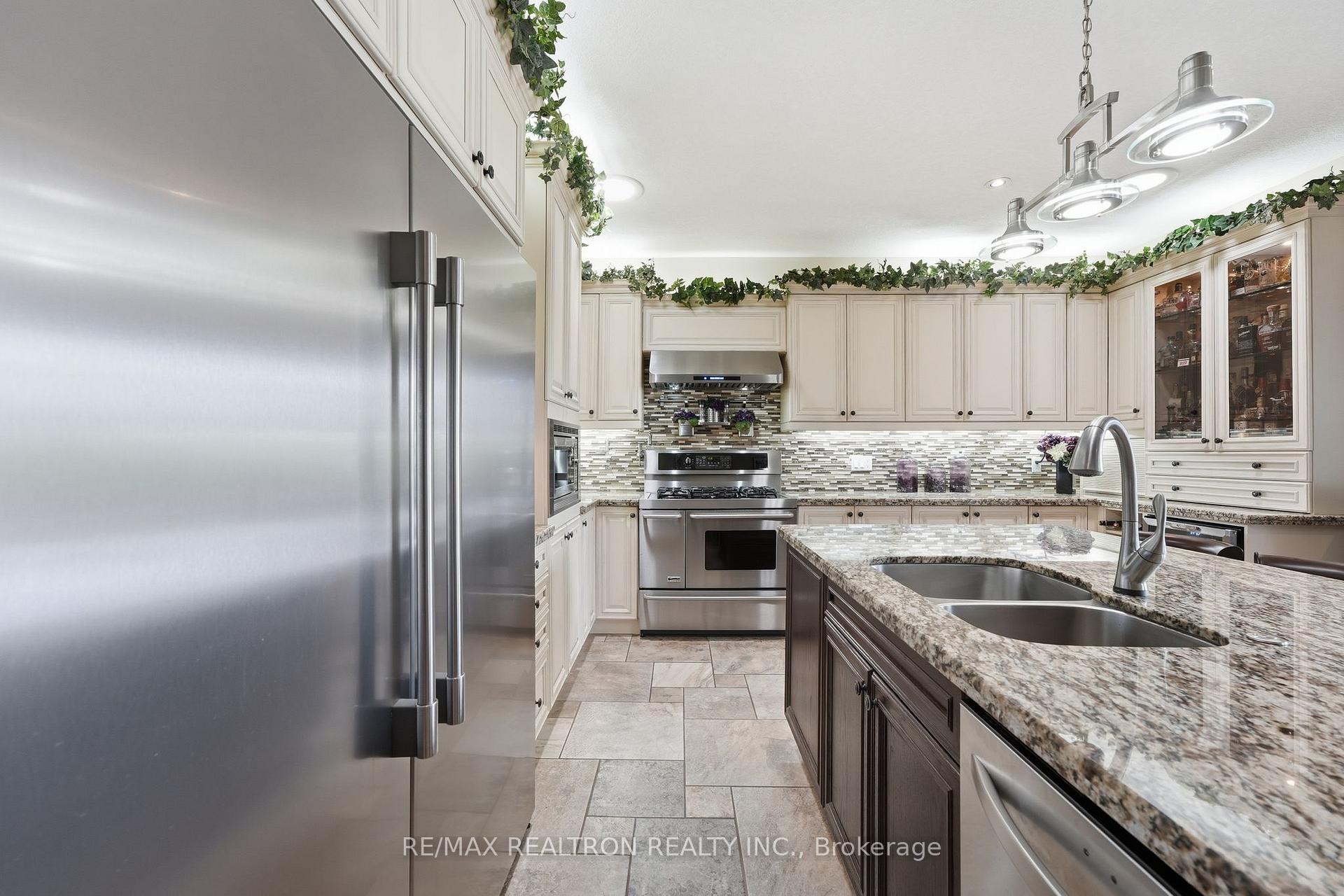 Photo 15 of 17 Brolley Crescent, Essa, Thornton — HOMEH