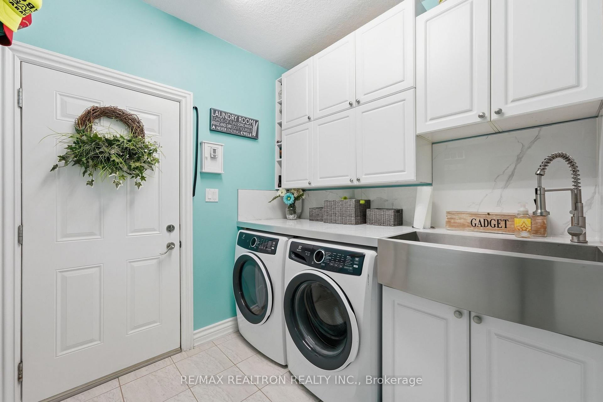 Photo 32 of 17 Brolley Crescent, Essa, Thornton — HOMEH